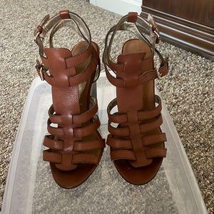 Nine West Wood wedge Sandal size 8 w/4 inch wedge . Medium brown